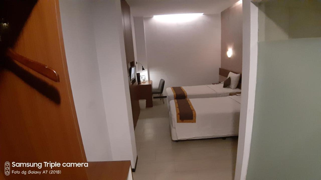 Xtra Hotel Бенгкулу Екстер'єр фото