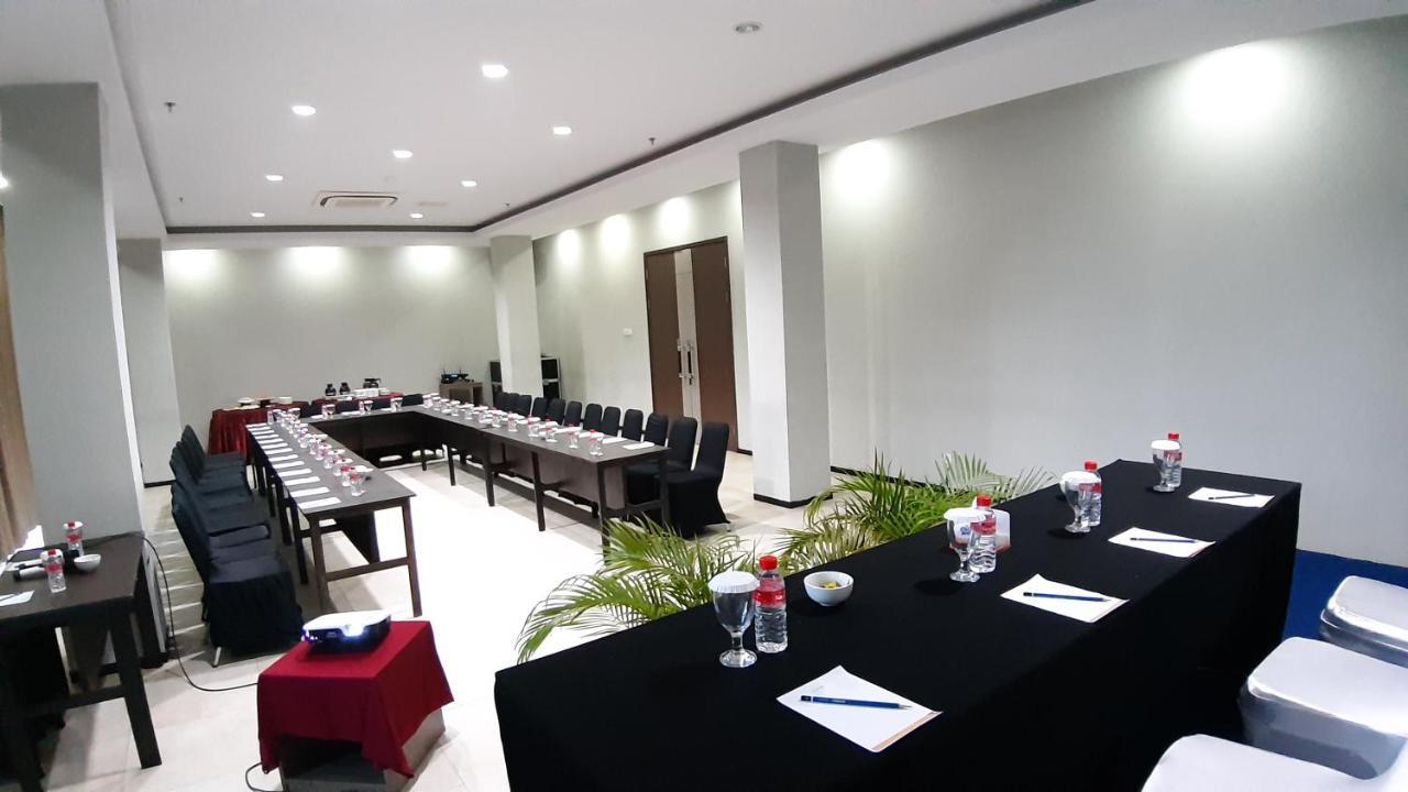 Xtra Hotel Бенгкулу Екстер'єр фото