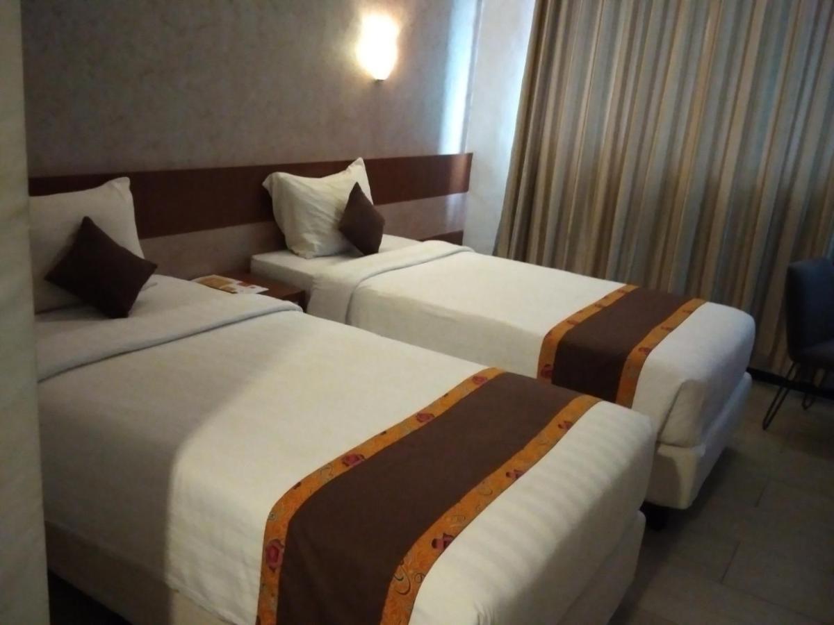 Xtra Hotel Бенгкулу Екстер'єр фото