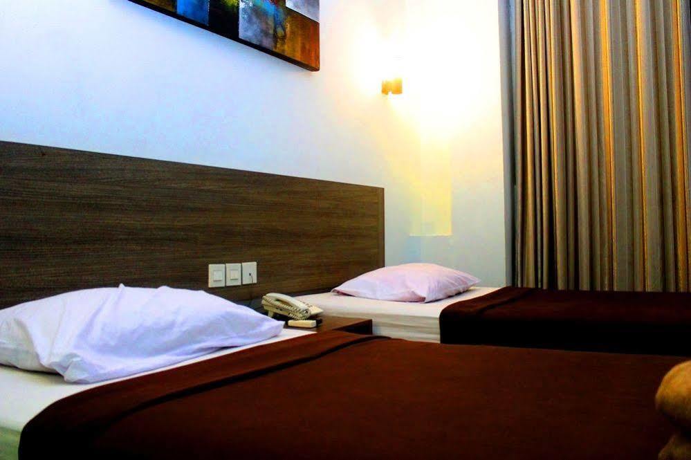 Xtra Hotel Бенгкулу Екстер'єр фото