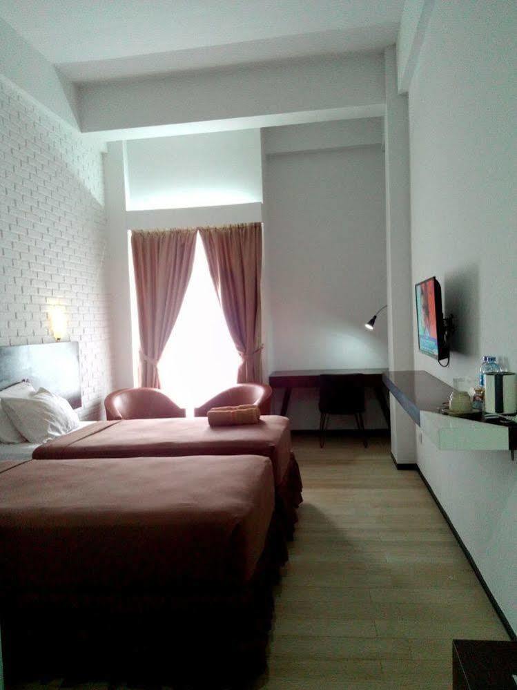 Xtra Hotel Бенгкулу Екстер'єр фото