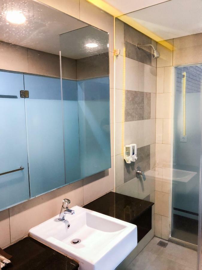 Xtra Hotel Бенгкулу Екстер'єр фото