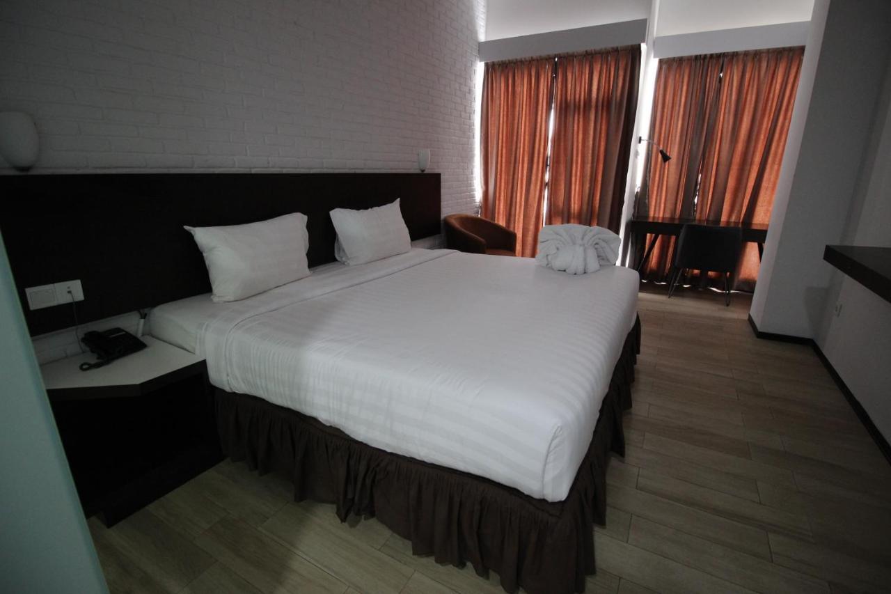 Xtra Hotel Бенгкулу Екстер'єр фото