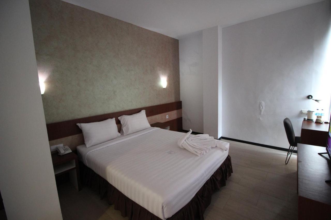 Xtra Hotel Бенгкулу Екстер'єр фото